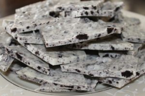Cookies and Cream Bark - fast and easy recipe (640x423)