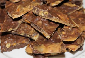 Peanut butter bark with pretzels recipe and gluten-free option (640x441)