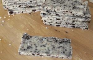 Homemade Cookies and Cream Candy Bars - Easy Recipe (640x420)