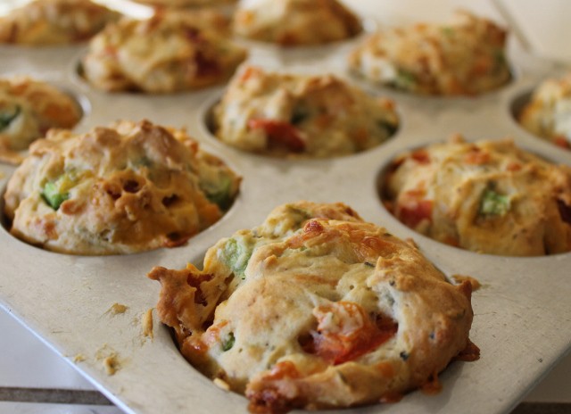 savory gluten-free pizza muffins - This gluten-free and dairy-free pizza muffin recipe is delicious for any meal of the day.