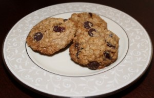 Gluten-Free Oatmeal Cookies with Chocolate Chips and Cranberries (400x255)