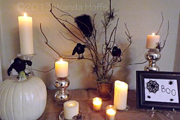 Glamorous Halloween party table decorations