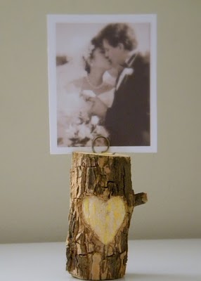 Upcycling: Branch Photo Holder from Carolyn’s Homework  + more Valentine’s Decorations to Last All Year