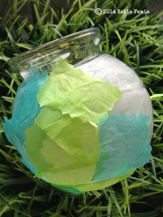 How to turn a round vase into a globe - great craft project for Earth Day