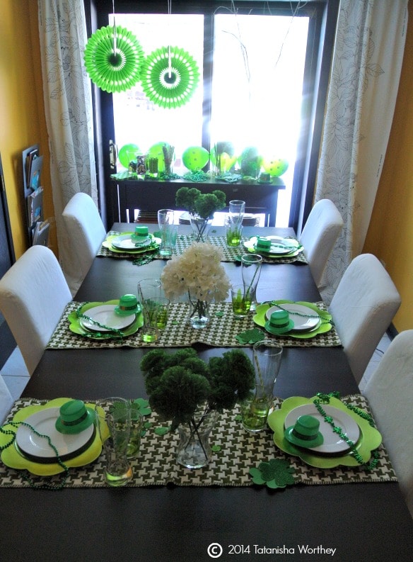 St. Patrick's Day table decor and centerpiece ideas