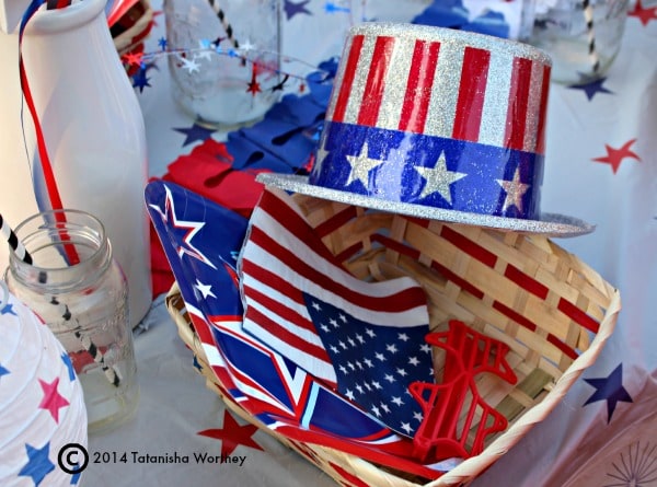 Frugal Patriotic Table Decor Ideas for Kids