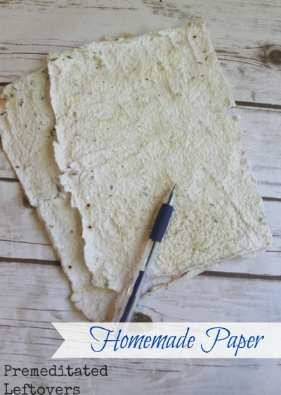 How to Make Homemade Paper- This step-by-step tutorial will show you how to make paper using scrap paper, junk mail, or tissue paper. It's so easy!