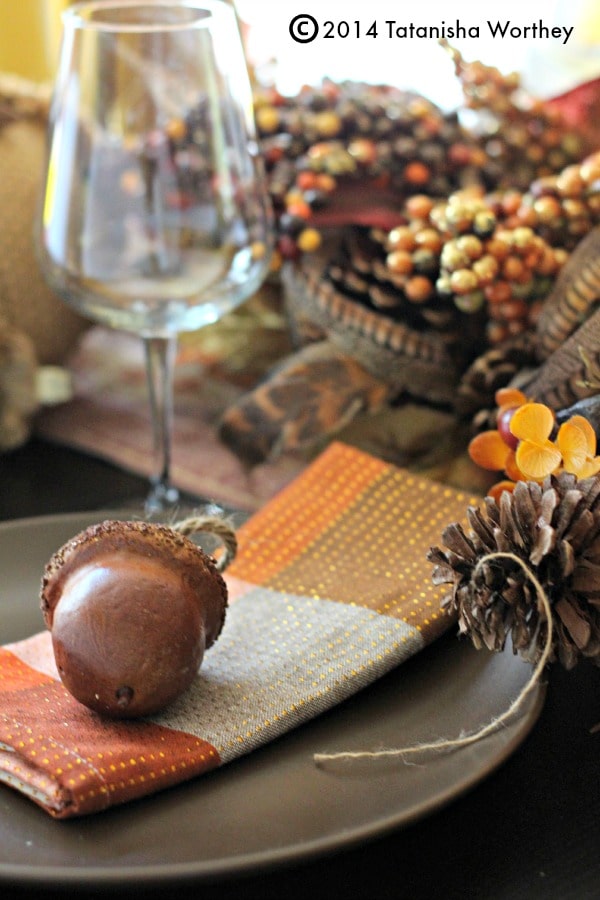 acorn thanksgiving table setting idea