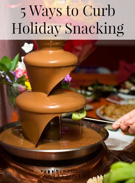 It is hard to stick to a diet during the holiday season. Try these 5 ways to stick to your holiday diet plan and curb holiday snacking.