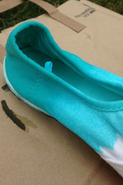 Ombre Dyed Canvas Shoes Tutorial
