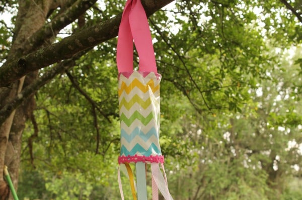 homemade windsock = easy summer craft project for kids