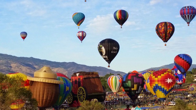 The Great Reno Balloon Races 2015 Schedule: Come see hundreds of Hot Air Balloons ascend. Be sure to bring blankets and cuddle up for an extraordinary view.