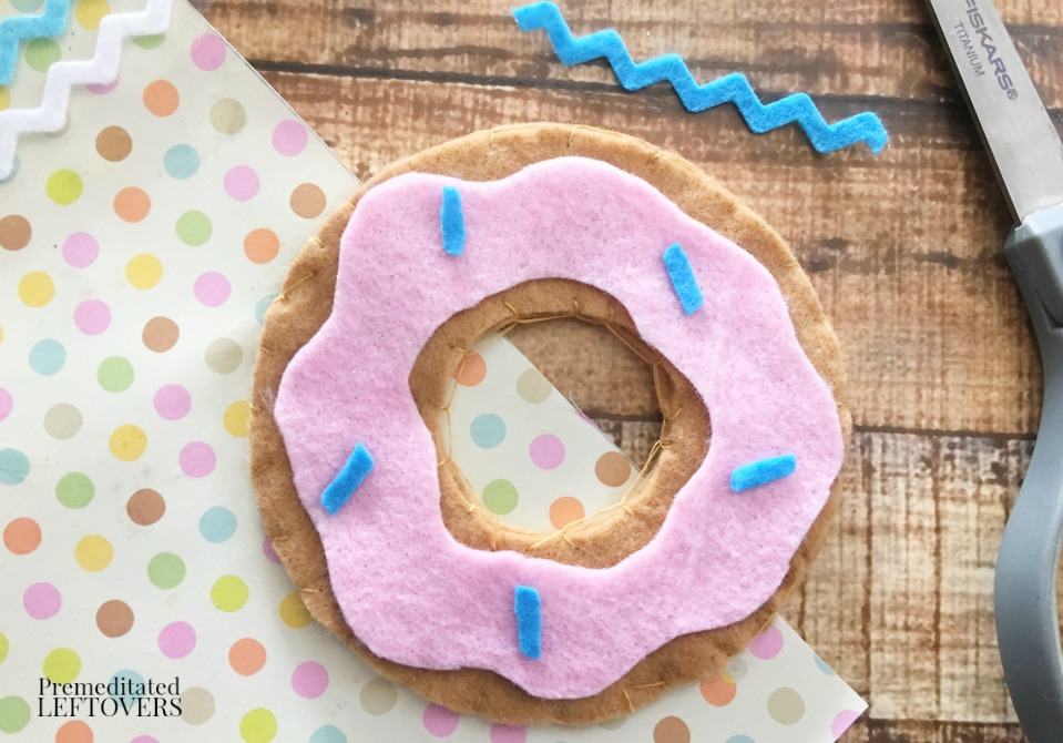 How to Make a Felt Donut Toy Food for Kids- cut rectangles from felt stickers for sprinkles