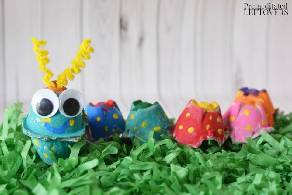How to Make an Egg Carton Caterpillar- This caterpillar craft is a fun, frugal craft for kids and a great way to reuse an egg carton!