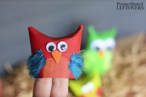 These Toilet Paper Roll Owl Puppets are an easy craft for young kids learning the letter O. Older kids can use these cute finger puppets to put on a play.