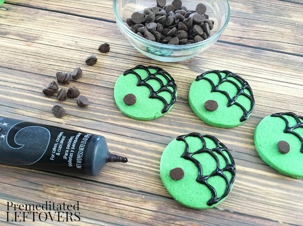 Mint Spider Cookies- adding chocolate chip