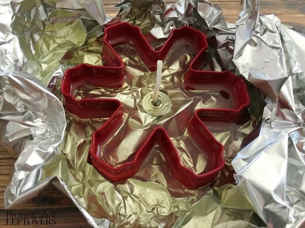 Scented Cookie Cutter Christmas Candles- pour melted wax into cookie cutter