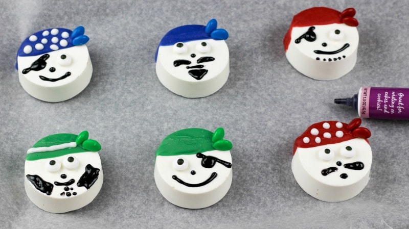 Pirate Chocolate Covered Oreos- red, green, and red pirates