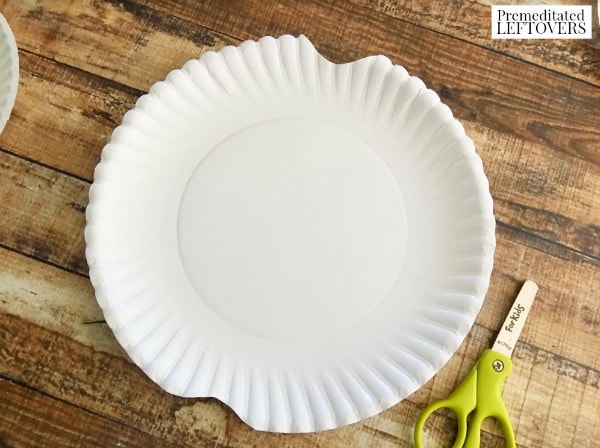 paper plate apple craft for kids- cut plate