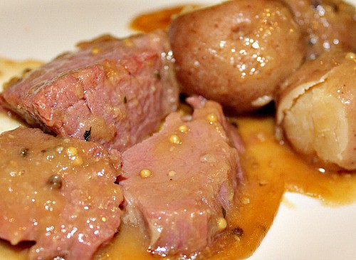 How to make cored beef gravy with the dripping from Corned Beef and Cabbage cooked in a pressure cooker.