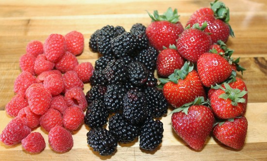 berries for mixed berry pie