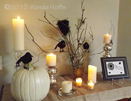 A Spooky-Glamorous Tablescape for your Halloween Party