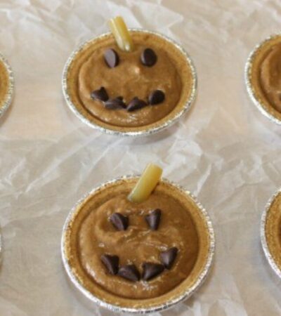 Pumpkin Pudding Pies with Jack o Lantern Faces