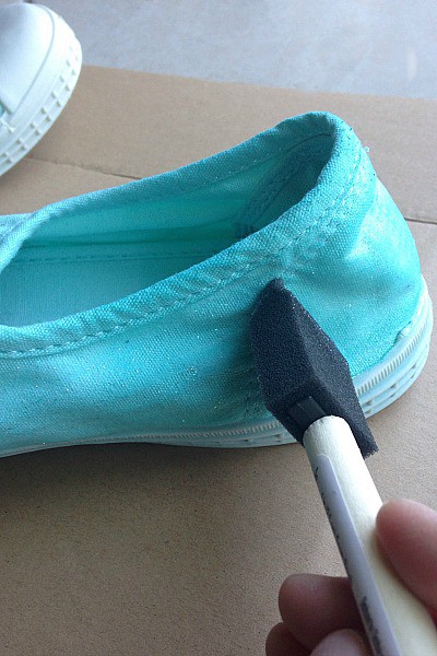 DIY Ombre Dyed Canvas Shoes with Glitter
