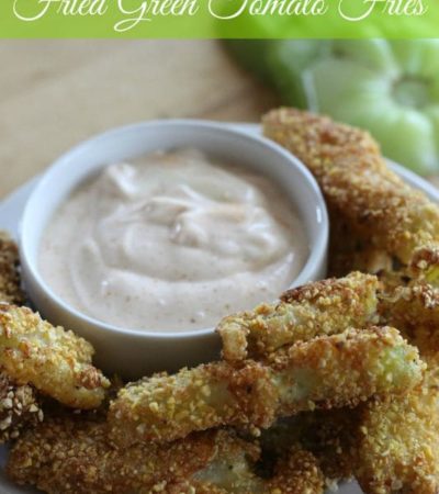 Cornmeal Crusted Fried Green Tomato Fries- Put a yummy spin on old southern favorite with these fried green tomato fries. Cornmeal adds the perfect crunch!