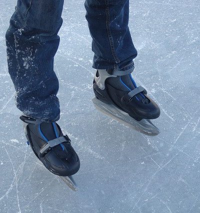 2015/2016 Downtown Reno Ice Rink Skating Schedule & Events- The Downtown Reno Ice Rink will be open soon. Bundle up and check out the opening day events!