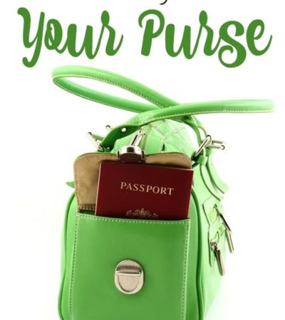 How to Organize Your Purse- Tired of the mess in the bottom of your purse? Here are some tips to help you get your bag organized!