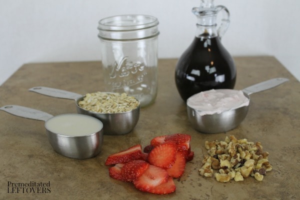 Strawberry Sundae Overnight Oatmeal - ingredients