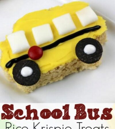 School Bus Rice Krispie Treats- These delightfully easy little school buses are the perfect treat for kids and teachers as they head back to school!