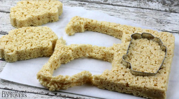 School Bus Rice Krispie Treats-cut bus shapes with cookie cutter