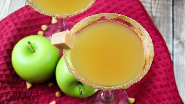 This Salted Caramel Apple Martini is a delicious cocktail for the fall and winter! It is easy to make and looks amazing when served!