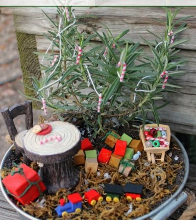 Kids will love making this Christmas Fairy Garden to celebrate the magic and wonder of the holiday! It's simple to create with fun Christmas miniatures.