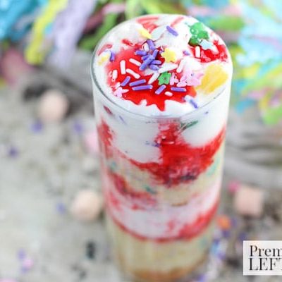 Create magical food for your unicorn friends. This easy parfait is a mix of cake and fun. Try our Unicorn Food Cake Parfait. Get the recipe on the blog!