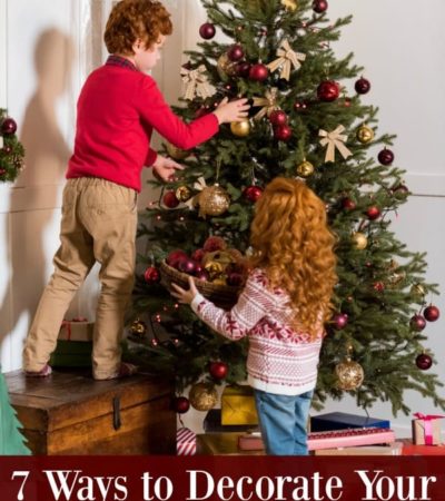 You don't need to break the bank to have a beautiful Christmas tree! Here are 7 ways to decorate your Christmas tree for free.