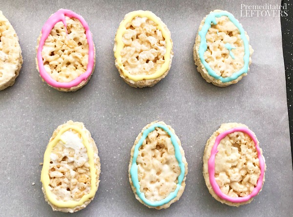 Outline the eggs with colored icing.