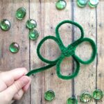 DIY Pipe Cleaner Shamrocks - 4 Leaf Clovers
