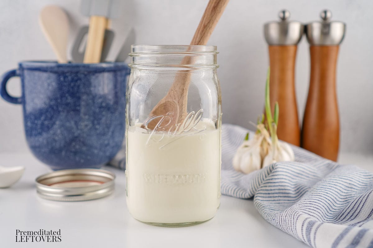 Delicious & Easy Homemade Sour Cream Recipe